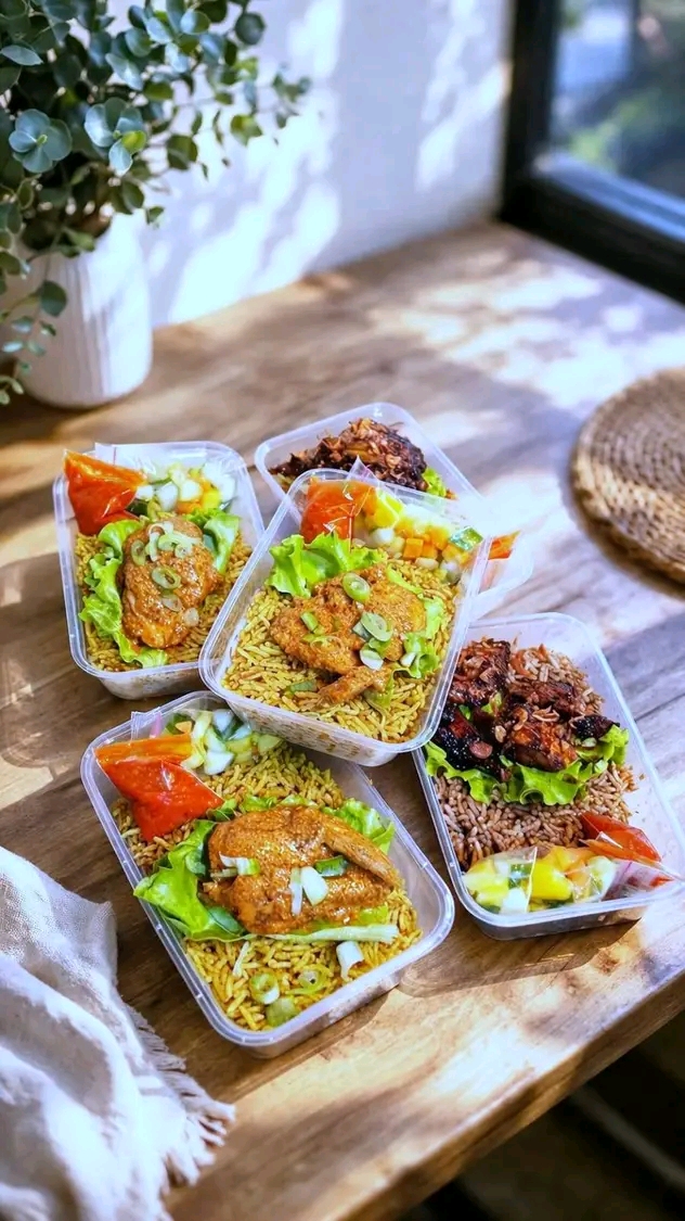 Nasi Kebuli Kambing Bakar